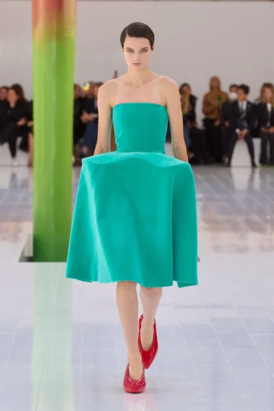 Look 5